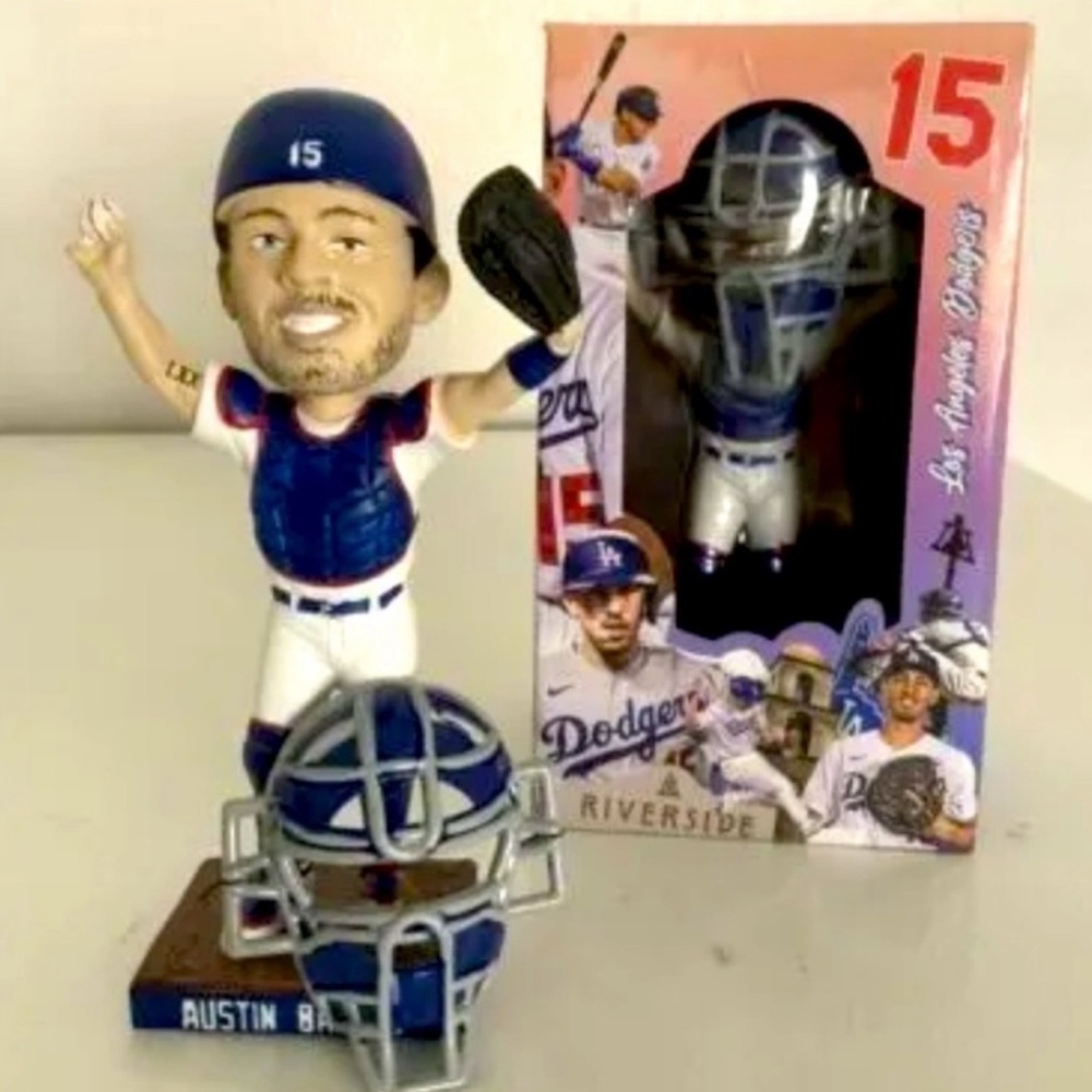 LOS ANGELES DODGERS LA Austin Barnes 15 Bobblehead SGA 9/24/22 New unopened BOX